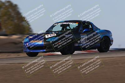 media/Oct-26-2025-CalClub SCCA (Sun) [[8ce1e69566]]/Group 5/Grapevine/